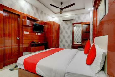 Oyo Flagship 81501 Sambhav Hotel And Restaurant