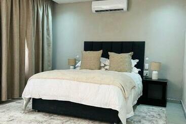 צימר Elson Manor Guesthouse