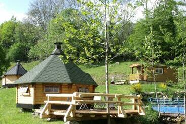 פנסיון Escapade Romantique: Cabane Avec Terrasse Panoramique, Poêle à Bois Et éclairage Multicolore   Fr 1
