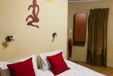 민박 Eagle Crest Executive Lodge