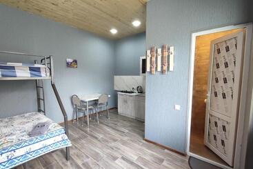 פנסיון Ananuri Cottages