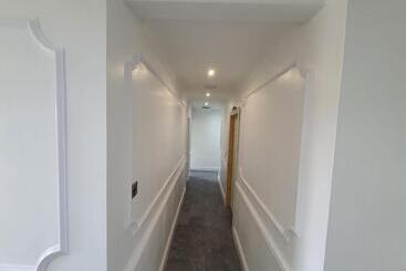 膳宿费 Bungalow In Leafy Area