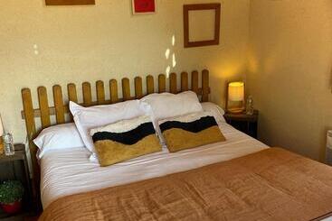 펜션 Charmantes Chambres D Hôtes Avec Piscine Et Coin Cuisine Près De L Abbaye De Solesmes   Fr 1 410 404