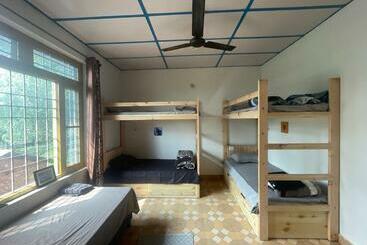 فندق صغير Vedants Home Stay Rooms And Dorms