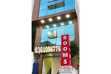 胶囊酒店 Krishna Krupa