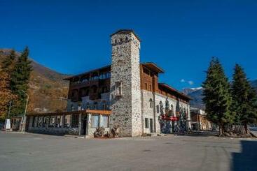 בית מלון כפרי Svaneti