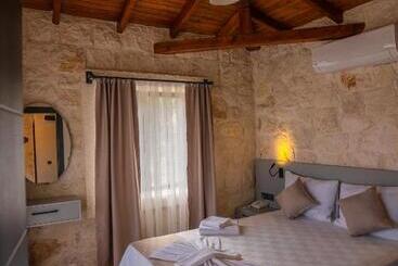 Terra Rossa Stone Houses Otel & Restaurant  Kaş