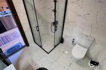مبيت وإفطار Defne Bungalow Yomra
