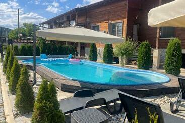 بنسيون Villa Le Cinema