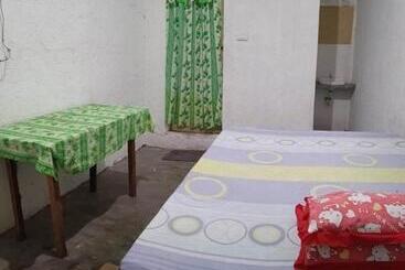 هاستل Magic S Place Beach Resort