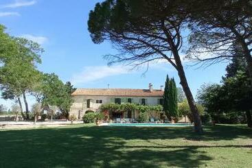 تختخواب و صبحانه Le Mas Neuf 1752