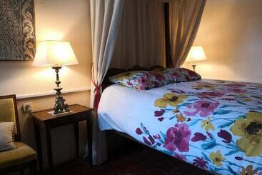 ベッドアンドブレックファースト Le Nid De Dany