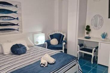 住宿加早餐  The Waves