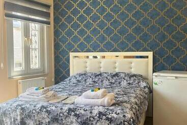 Отель Kuzgun House