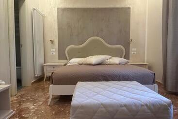 بنسيون Comforthouse Lavilla