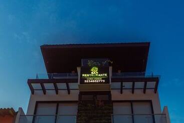 Отель Luna Verde By Del Toro