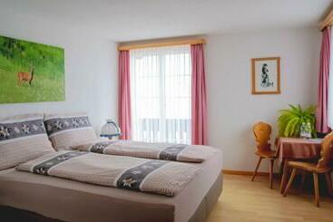 ユースホステル Gasthaus Post, Obermutten