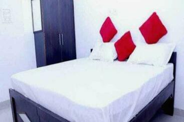 酒店 Oyo 81370 Pink Garden Marriage Hall And Banquet Pheena