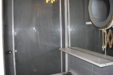 هتل Aeropuerto Monte Grande