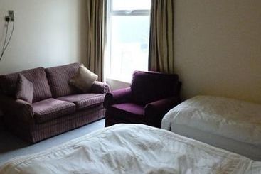 تختخواب و صبحانه Acton Lodge Guesthouse