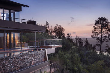 민박 The Edge House