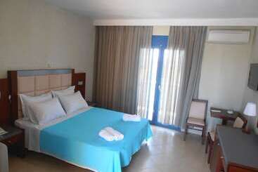 Отель Aquamarine