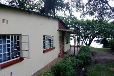 ホテル Nkhudzi Beach Lodge