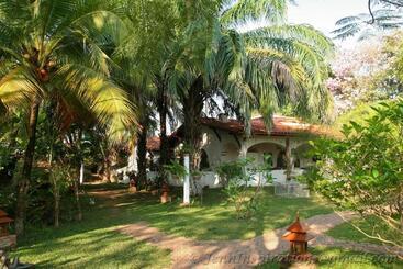 בית מלון כפרי Secret Garden Chiang Mai