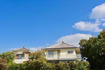 בית מלון כפרי Shirahama