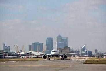 פנסיון Metro London City Airport