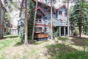Pine Creek Lodge 3 Bedroom Townhouse By Redawning