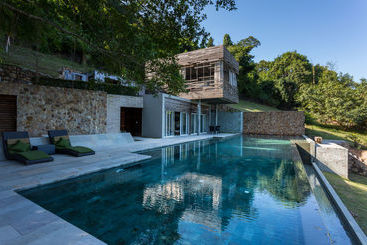 ツーリストアパートメント Villa Des Palmes