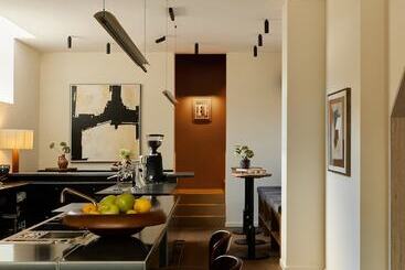 בית מלון כפרי Morgan & Mees Rotterdam