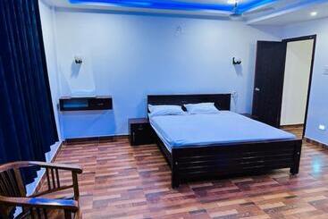 בית מלון כפרי Rose Lake View Resort