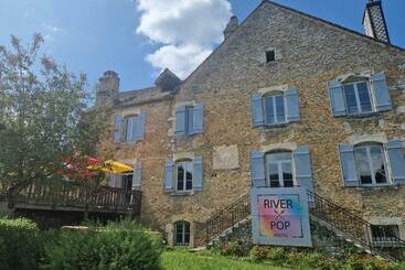 Общежитие River Pop