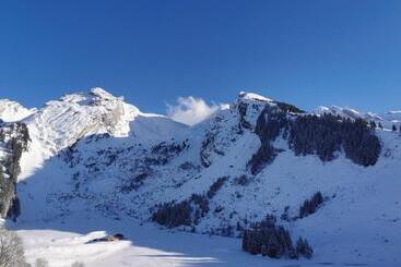 בית מלון כפרי Hôtel Du Lac Des Confins