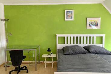 펜션 Wohnen Am Wasserschloss Sandizell