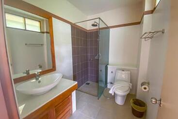 בית מלון כפרי Chaithalay Khanom Resort
