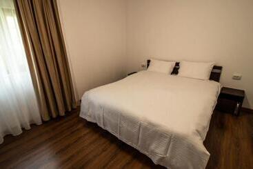 膳宿费 Casa De Sus, Slon