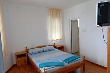 펜션 Vili Marina Rooms