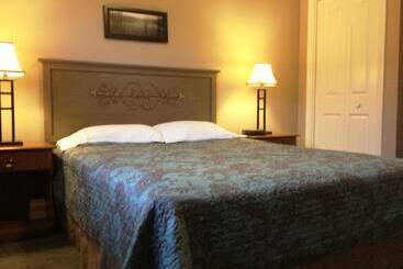 Resort Mcintyre S Cottages