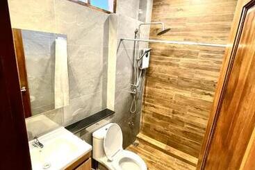 فندق صغير Ashi Poshtel