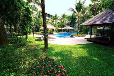 Casuarina Shores Apartment   Sha Plus