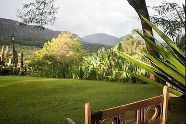 فندق Almaserra Vila