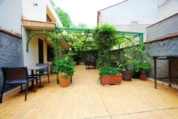 Отель Des Arcades