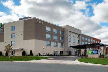 בית מלון כפרי Holiday Inn Express & Suites Eagan   Minneapolis Area, An Ihg