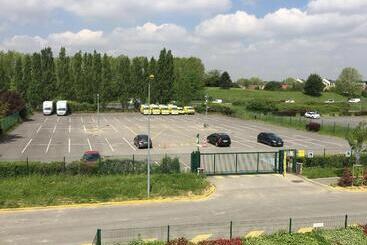 酒店 Ibis Budget Marnelavallée Pontaultcombault