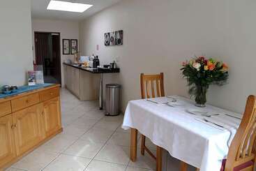 פנסיון Atholl Guest House