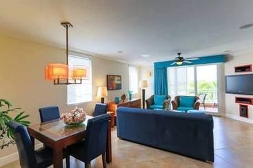 Tropical Digs