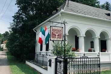 مبيت وإفطار Agriturismo Villa Carlotta